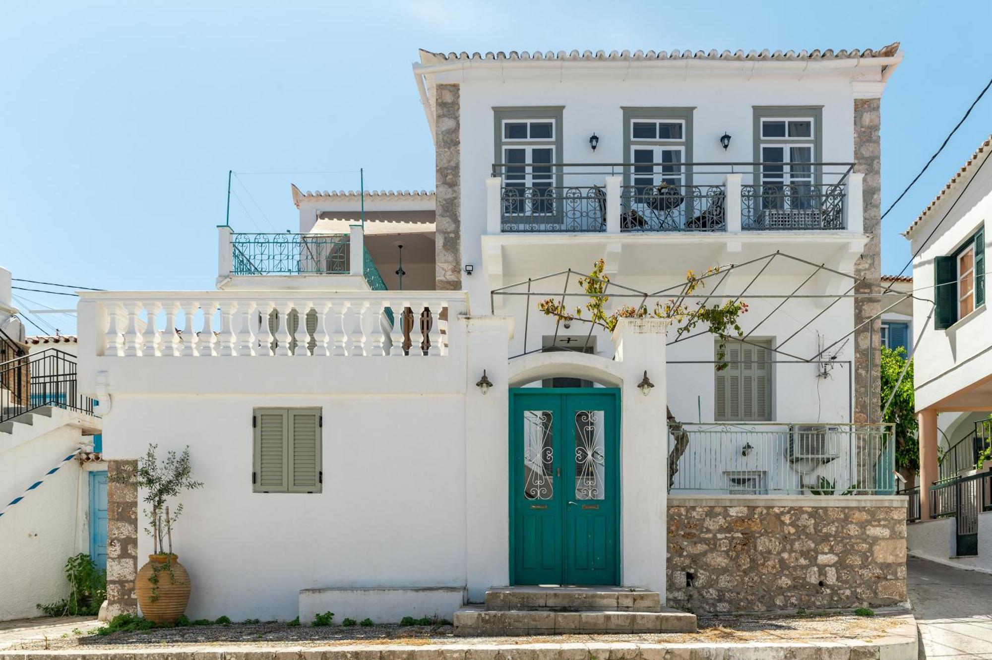 Martha'S House Apartment Spetses Town Exterior photo