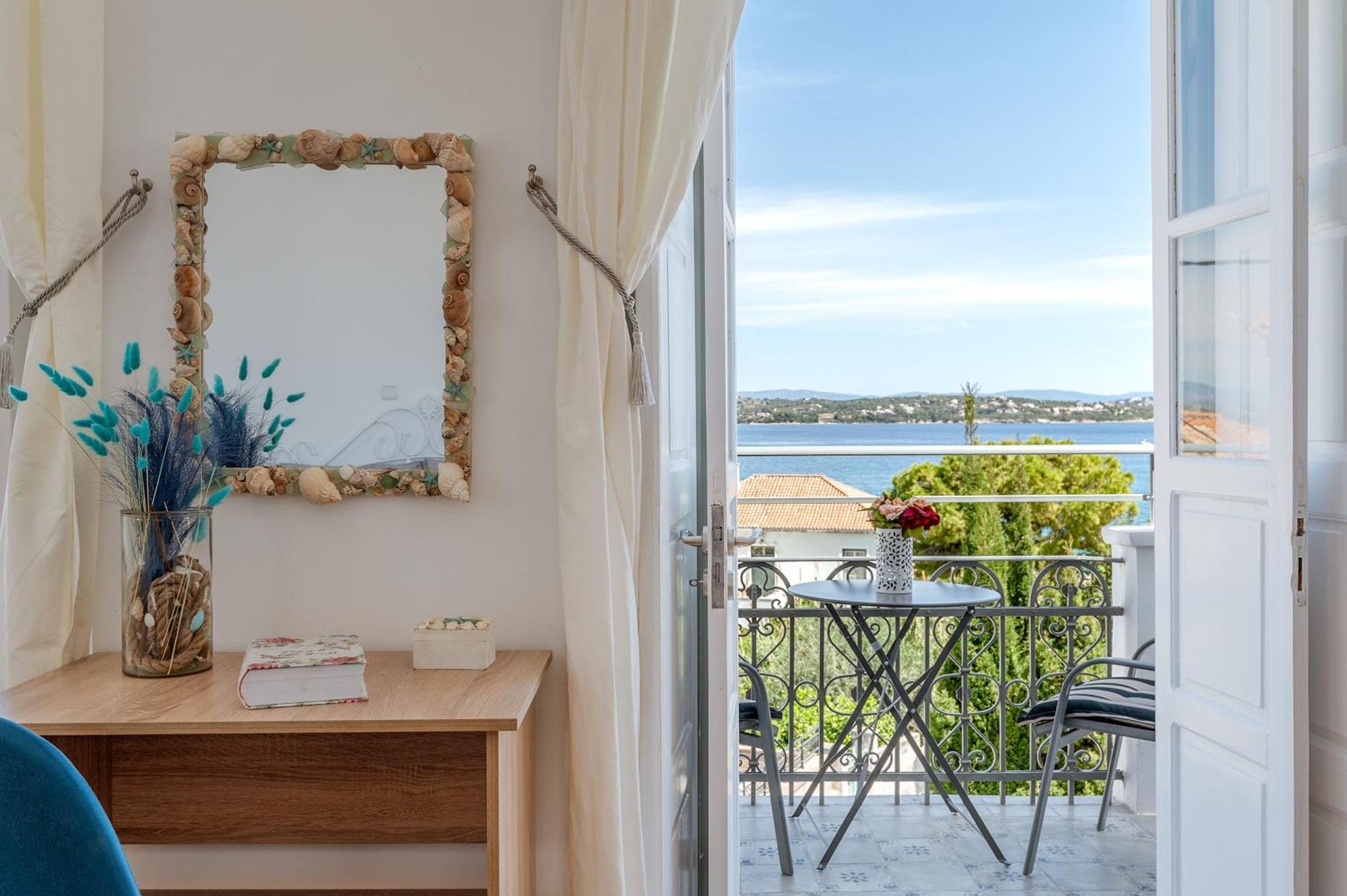 Martha'S House Apartment Spetses Town Exterior photo